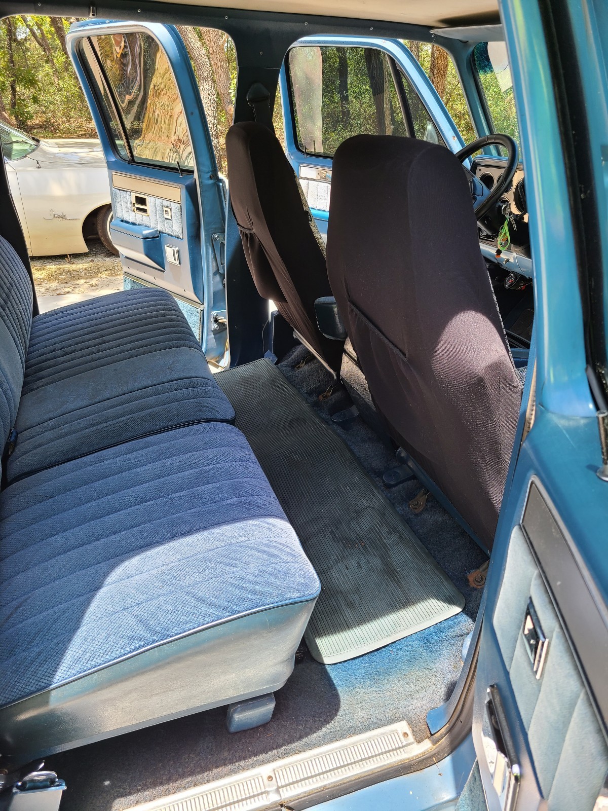 GMC-Suburban-1987-SUV-9