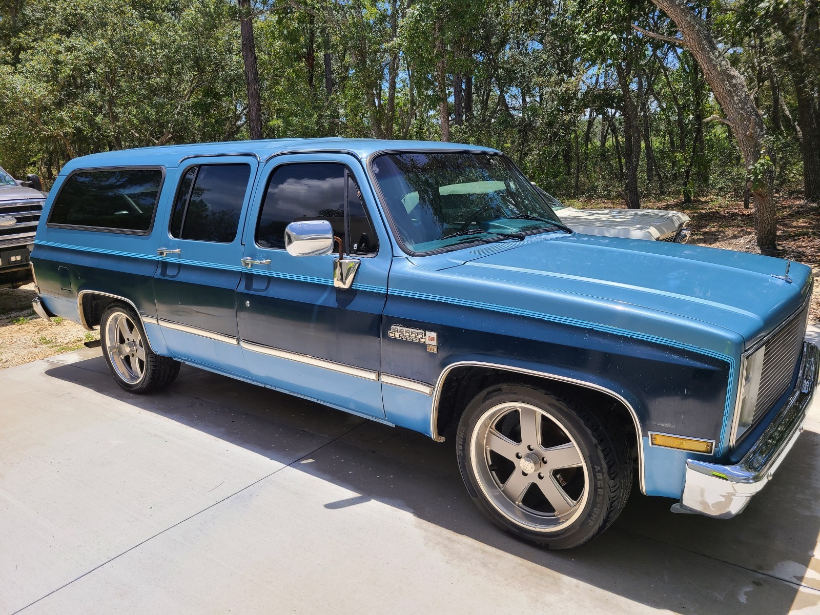 GMC-Suburban-1987-SUV