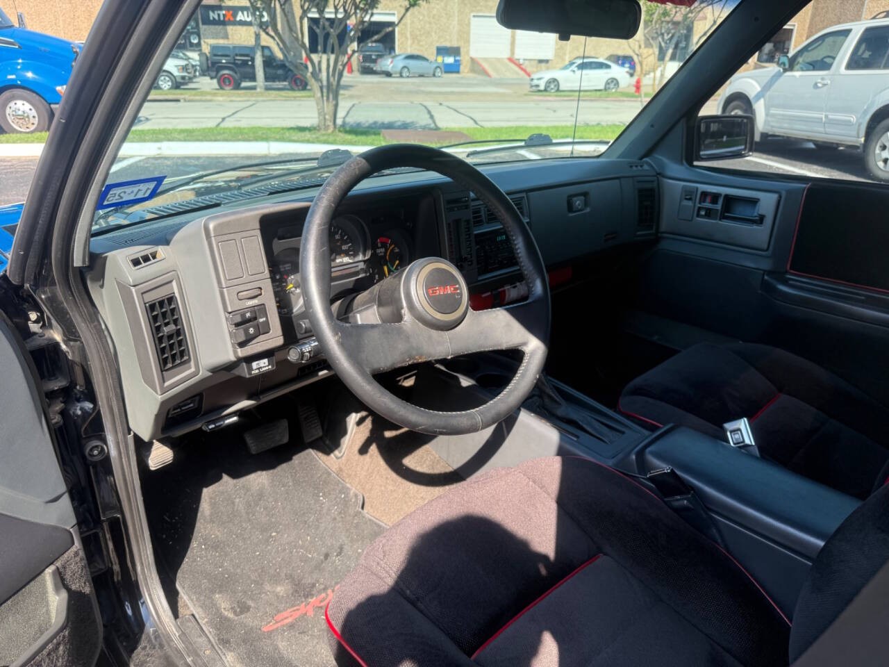GMC-Syclone-1991-Pickup-Truck-28
