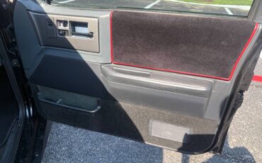 GMC-Syclone-1991-Pickup-Truck-33