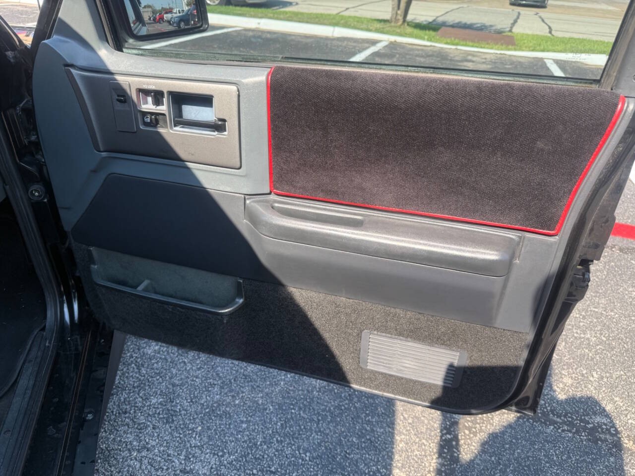 GMC-Syclone-1991-Pickup-Truck-33