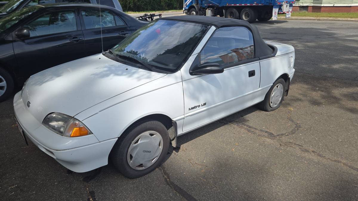 Geo-metro-1990-white-2