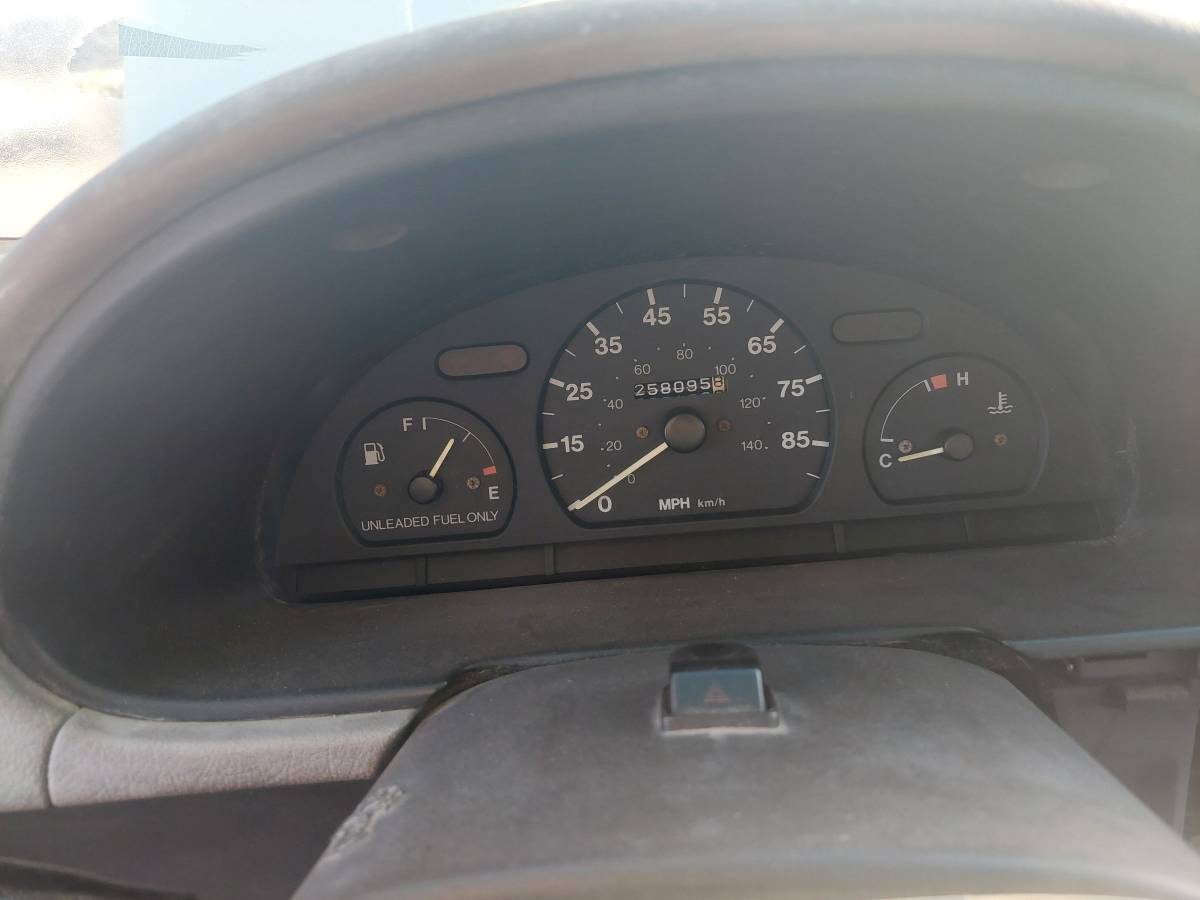 Geo-metro-1993-white-4