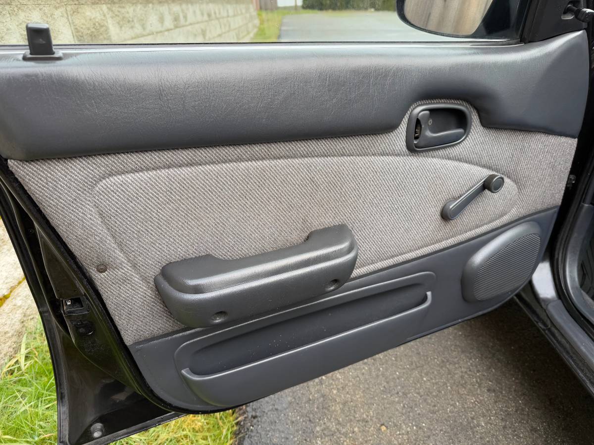 Geo-prizm-1994-black-12