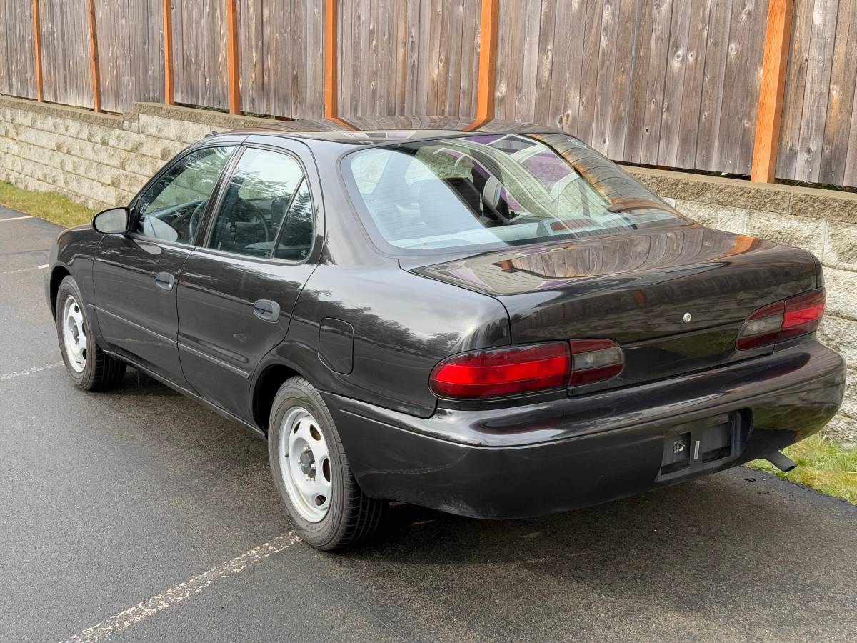 Geo-prizm-1994-black-2