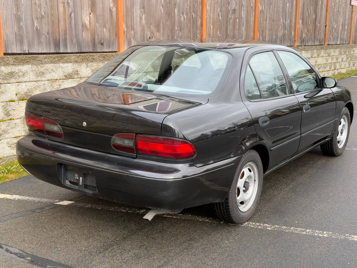 Geo-prizm-1994-black-3