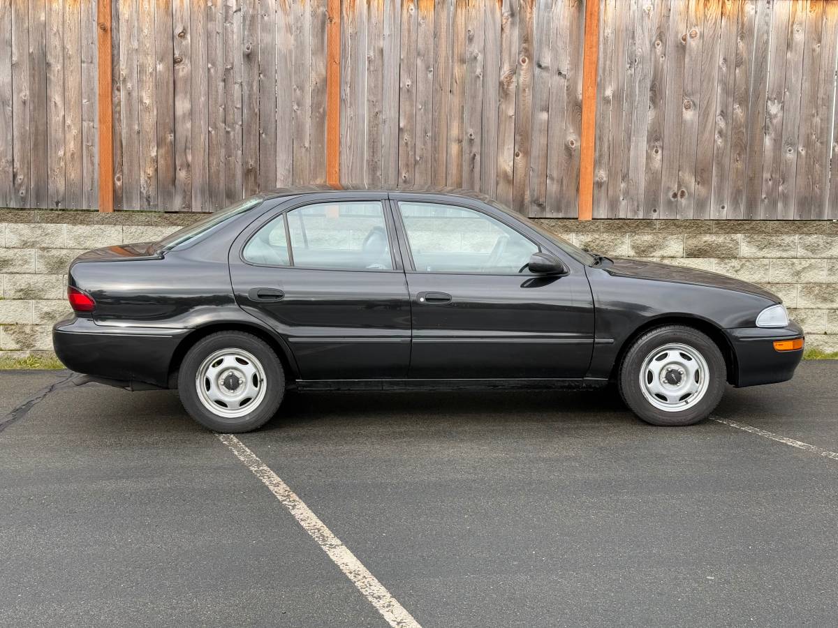 Geo-prizm-1994-black-4