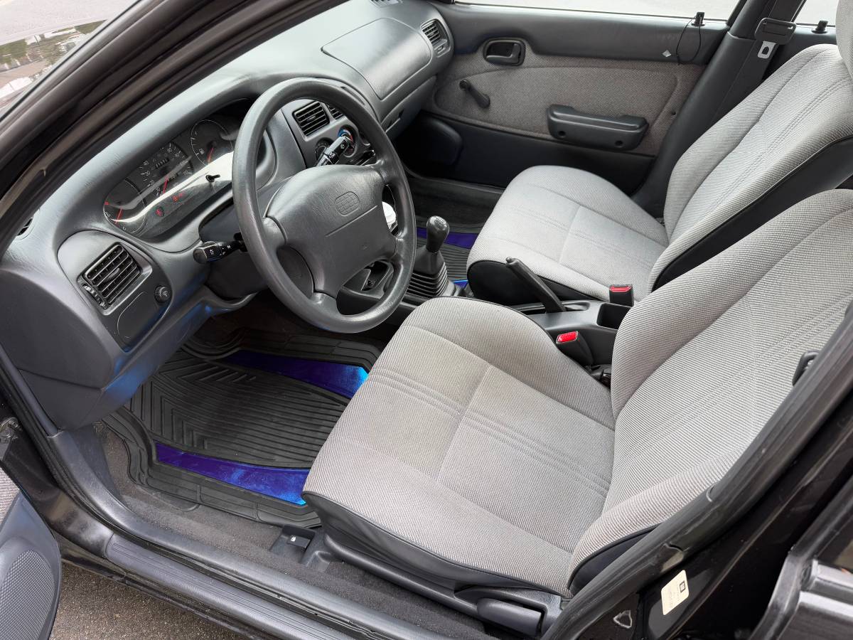 Geo-prizm-1994-black-9