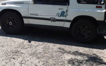 Geo-tracker-1990-white-5