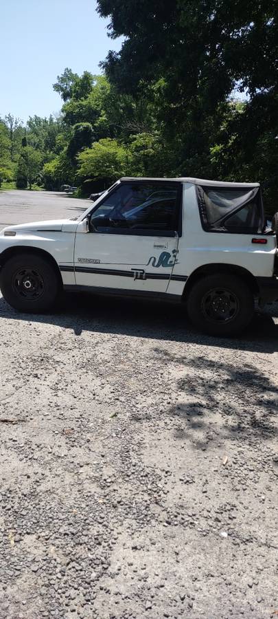 Geo-tracker-1990-white-5