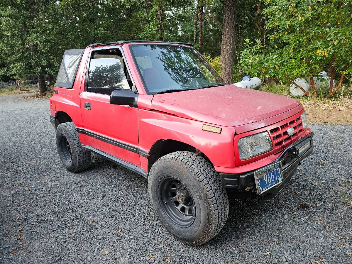 Geo-tracker-1992-red-1