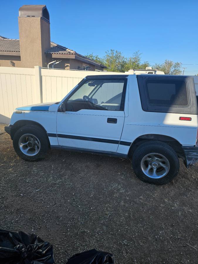 Geo-tracker-1992-white