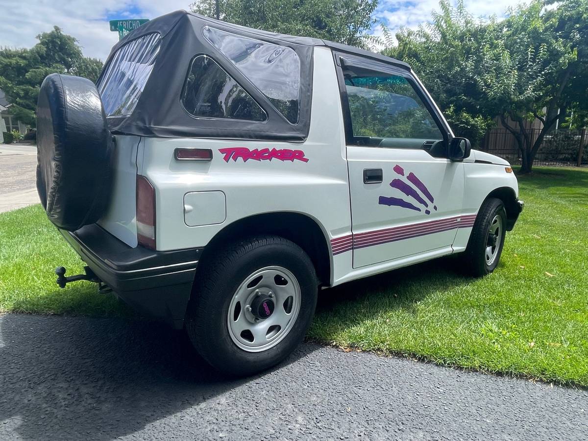 Geo-tracker-1993-white-5
