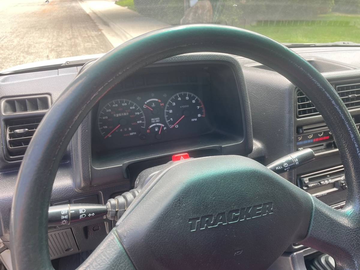 Geo-tracker-1993-white-7