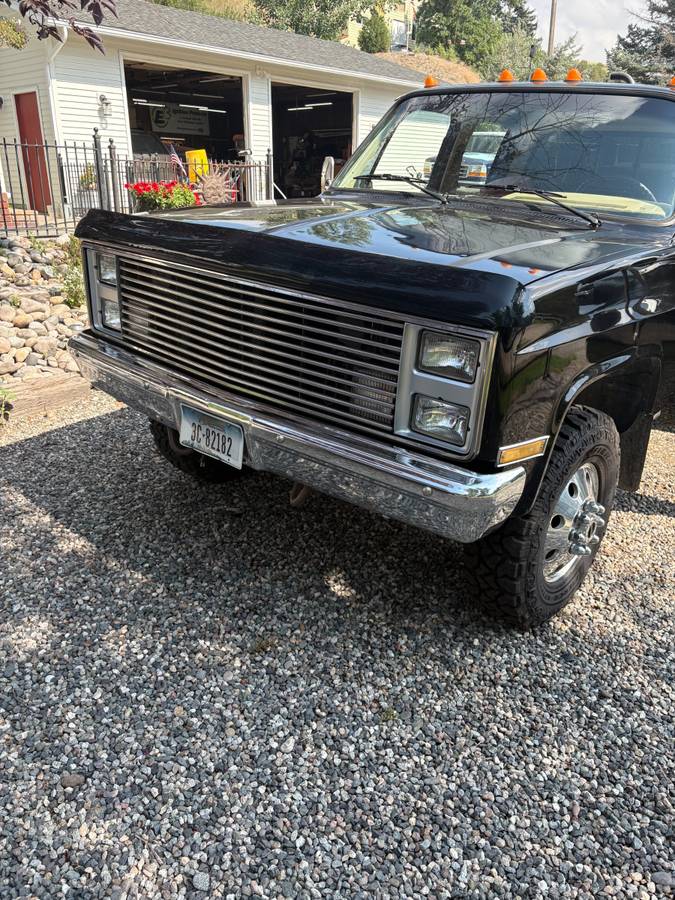 Gmc-1-ton-dually-1986-black-1