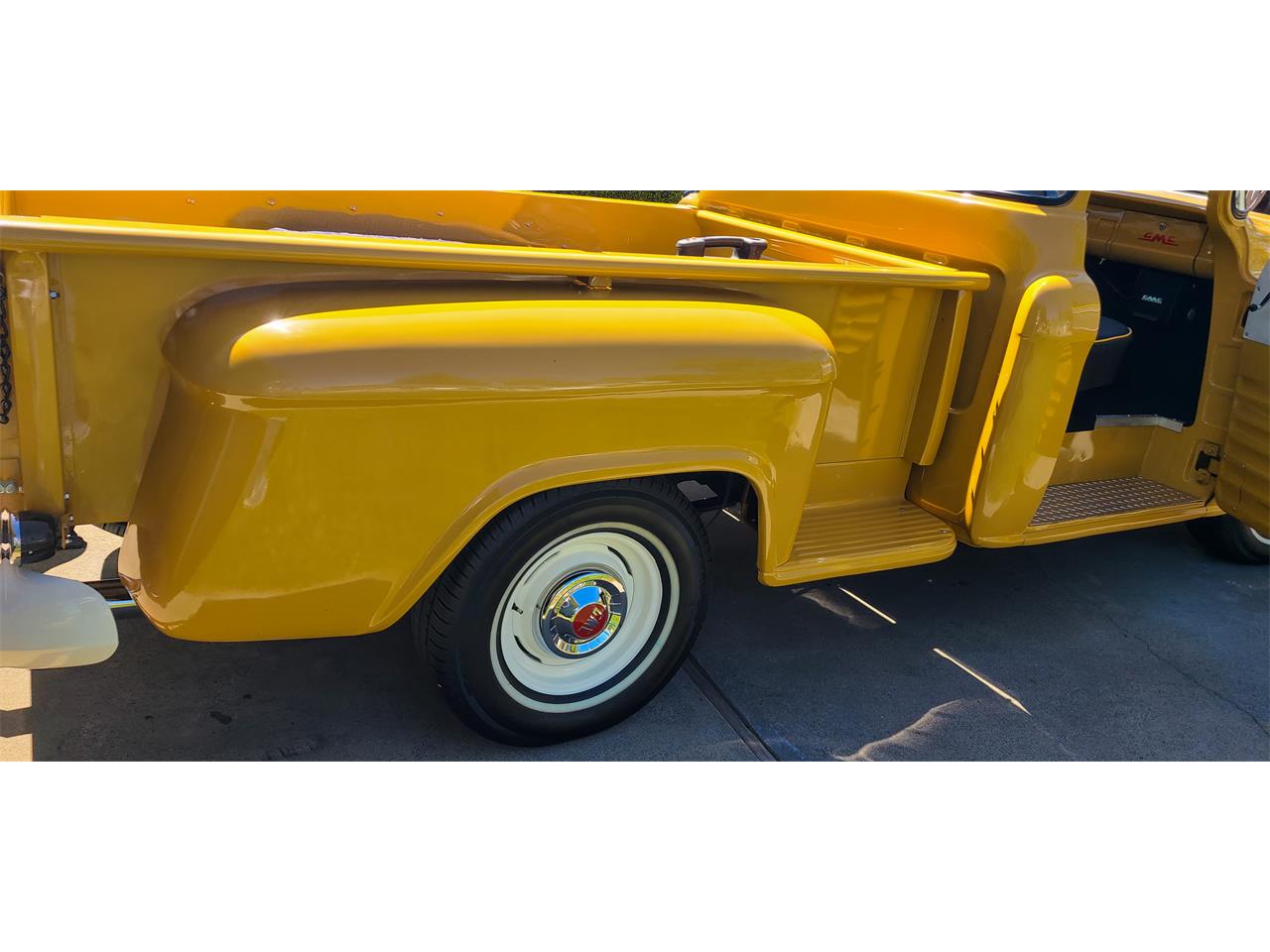 Gmc-100-1957-Bahama-Yellow-Black-5