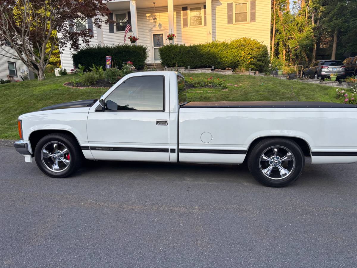 Gmc-12-ton-1992-white-2