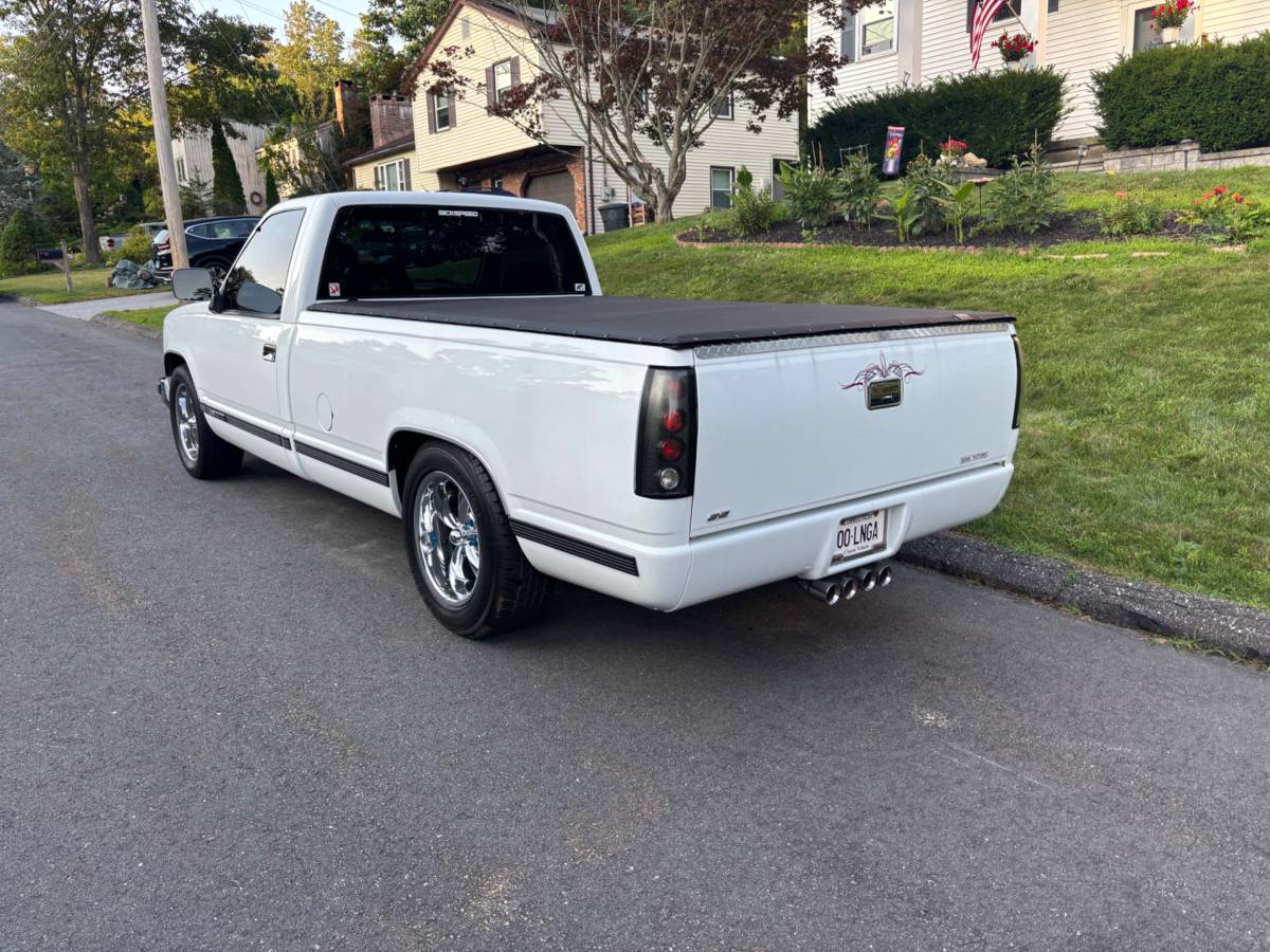 Gmc-12-ton-1992-white-3