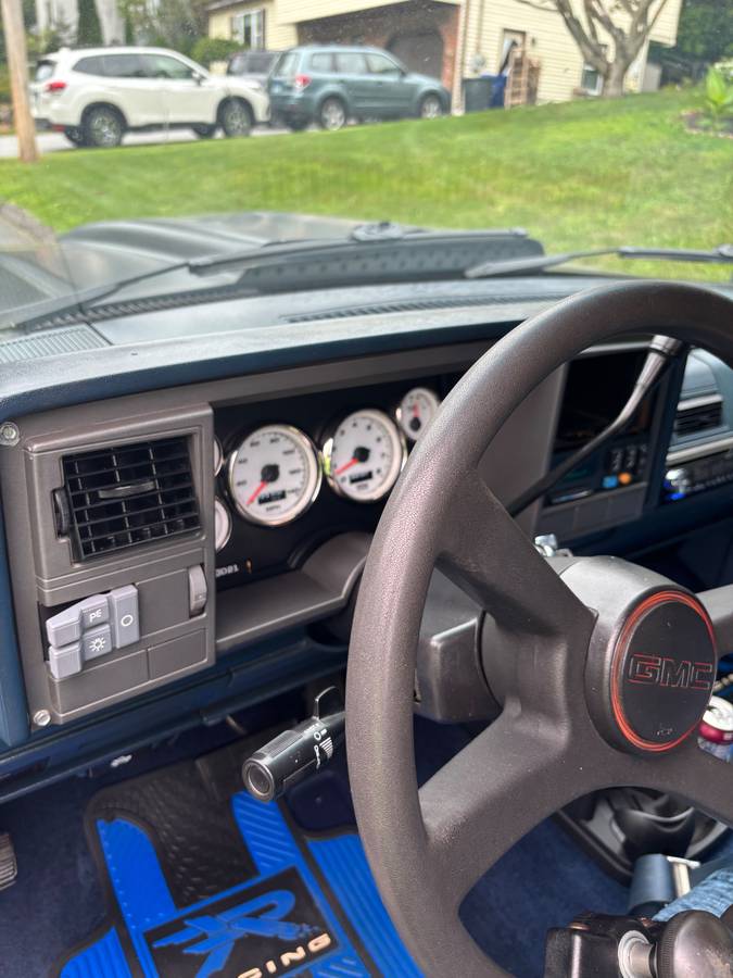 Gmc-12-ton-1992-white-9