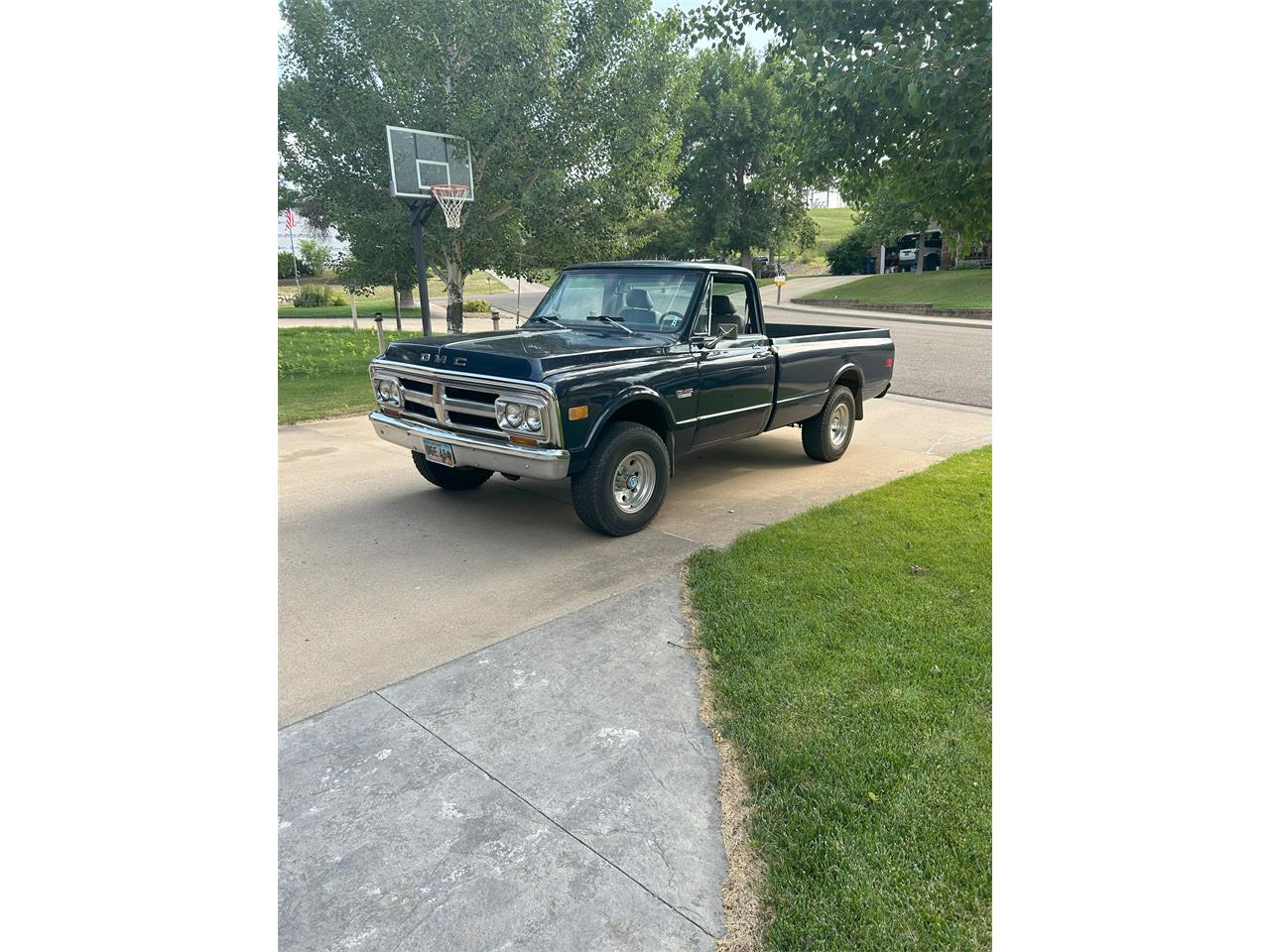Gmc-12-ton-pickup-1971-dark-blue-gray-leather
