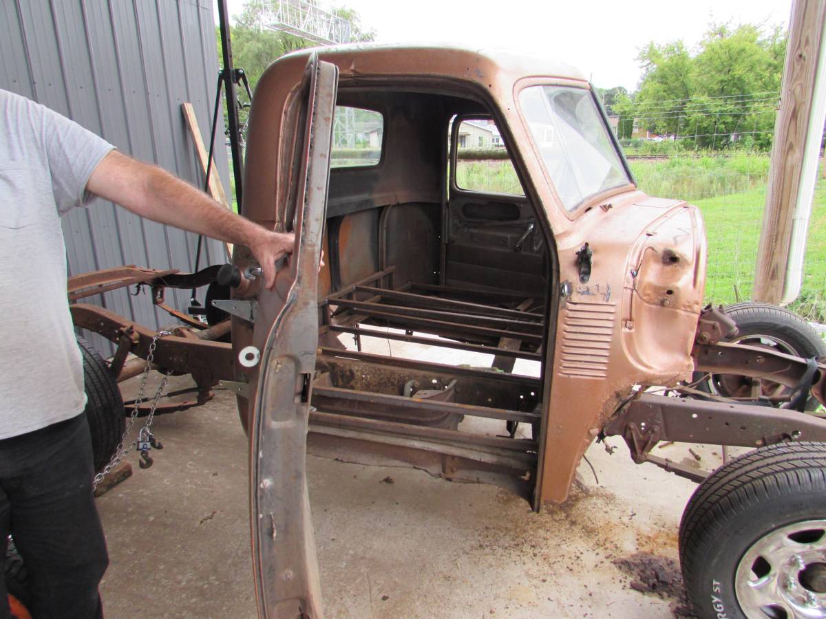 Gmc-12-ton-truck-1953-orange-4