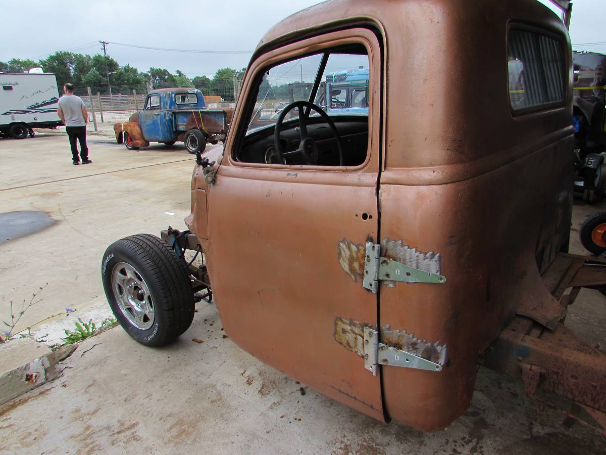 Gmc-12-ton-truck-1953-orange