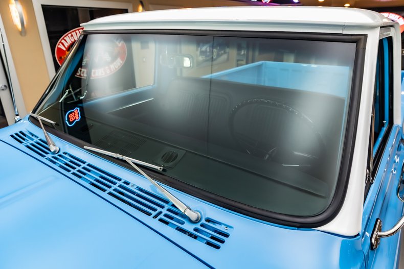 Gmc-1500-1969-Light-Blue-Black-26