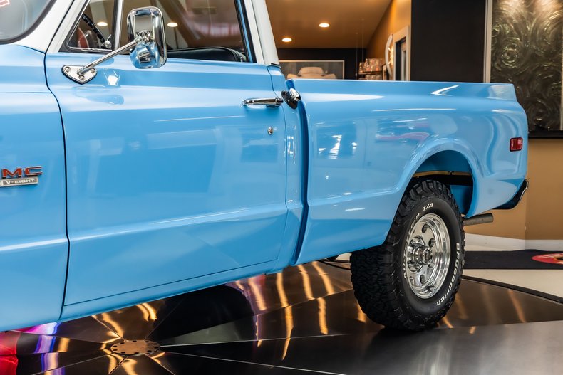 Gmc-1500-1969-Light-Blue-Black-29