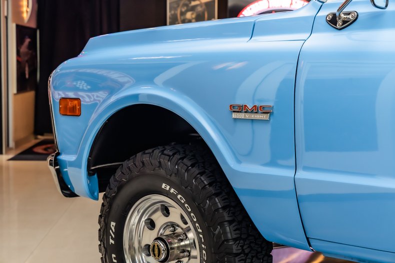 Gmc-1500-1969-Light-Blue-Black-32