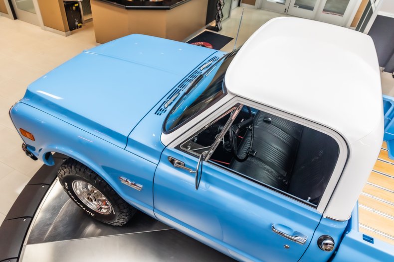 Gmc-1500-1969-Light-Blue-Black-33