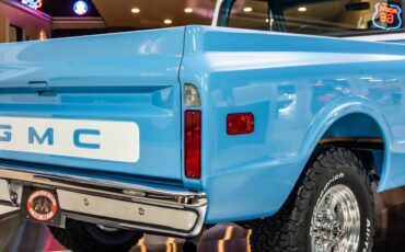 Gmc-1500-1969-Light-Blue-Black-38