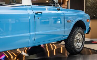 Gmc-1500-1969-Light-Blue-Black-39