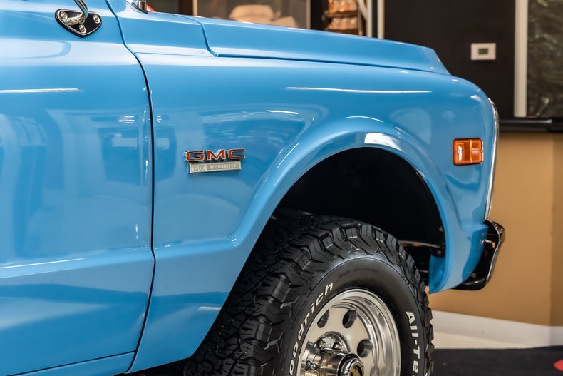 Gmc-1500-1969-Light-Blue-Black-40