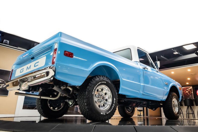 Gmc-1500-1969-Light-Blue-Black-43