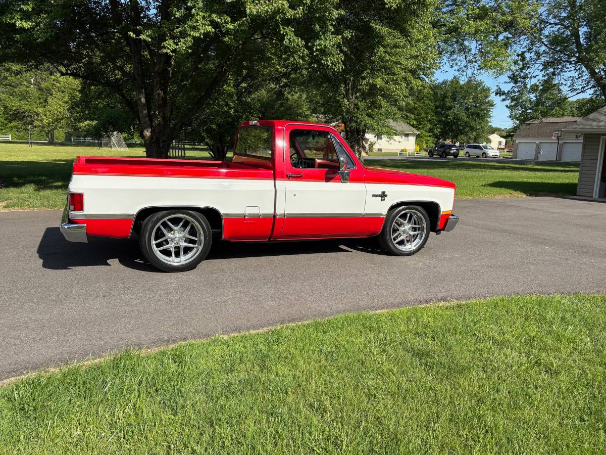 Gmc-1500-truck-1986-red-11