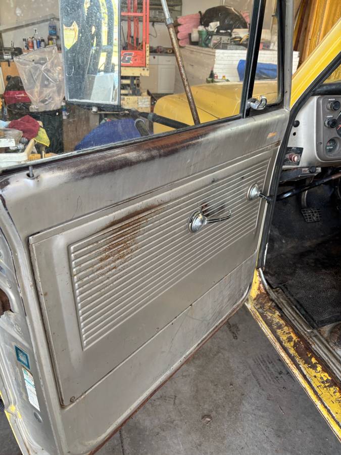 Gmc-1967-yellow-5