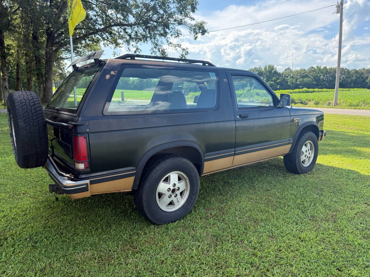 Gmc-1988-black-3