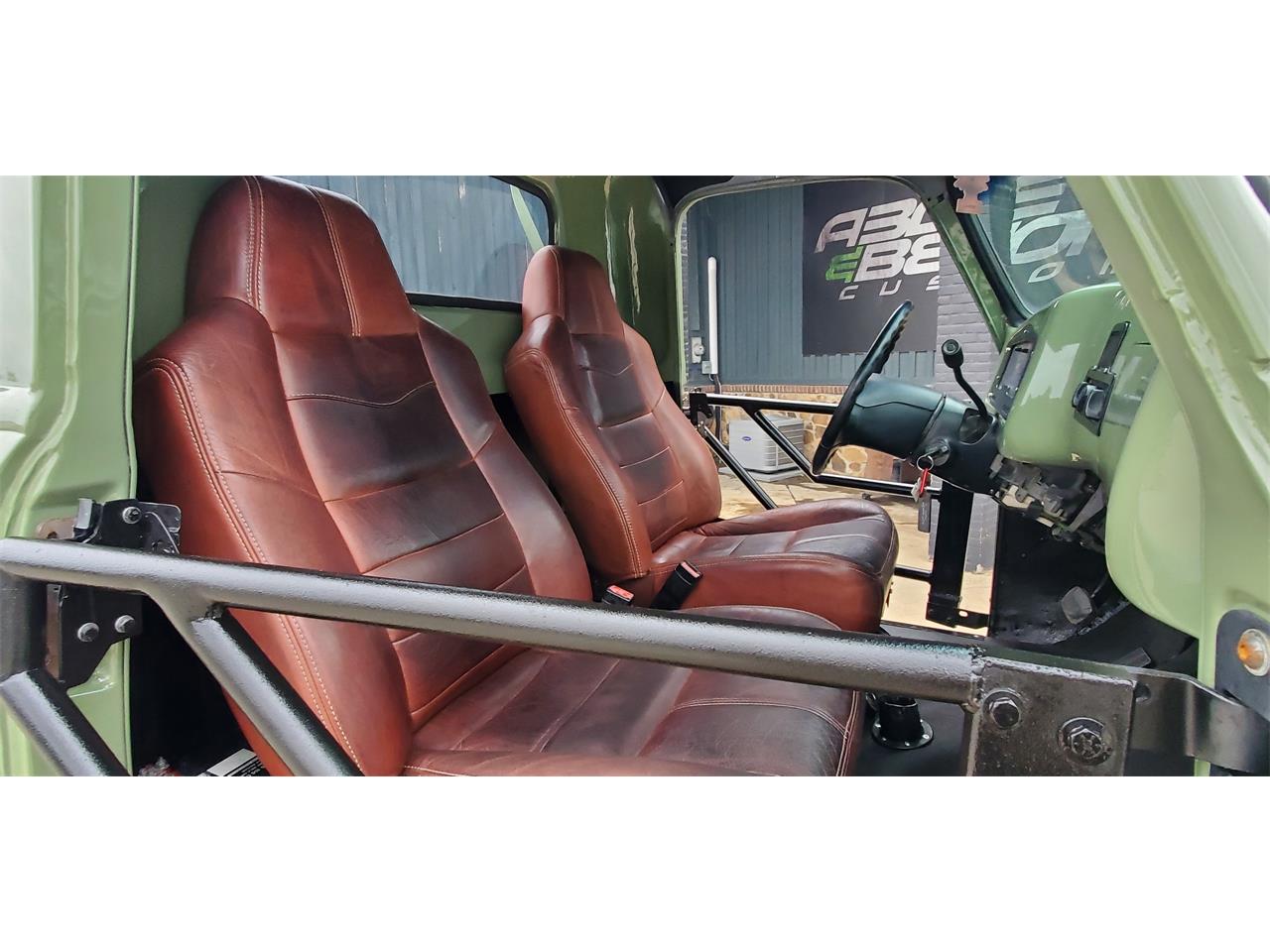 Gmc-2500-1954-Green-Black-and-tan-14
