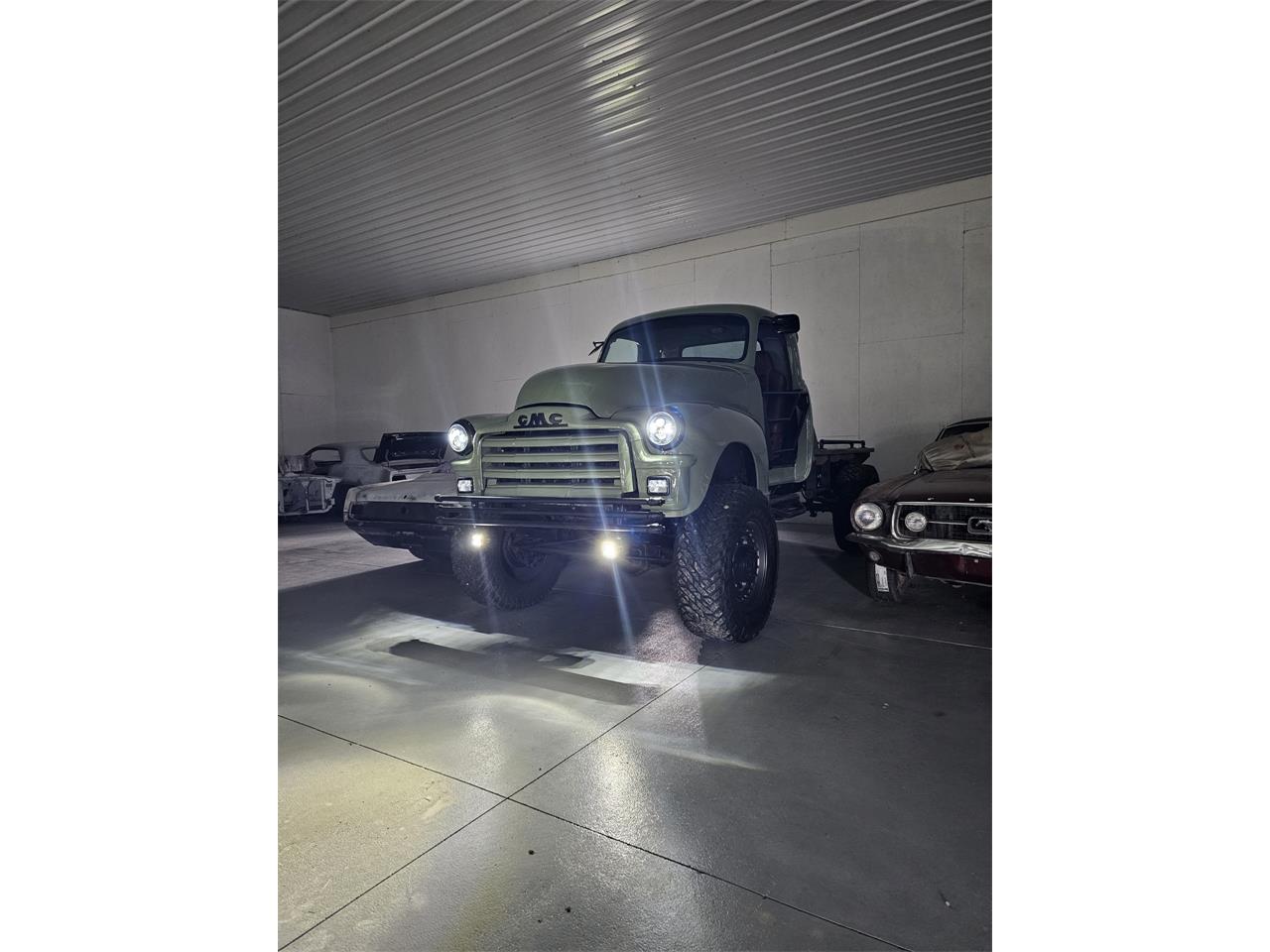 Gmc-2500-1954-Green-Black-and-tan-16