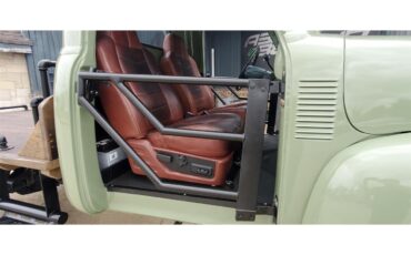 Gmc-2500-1954-Green-Black-and-tan-17