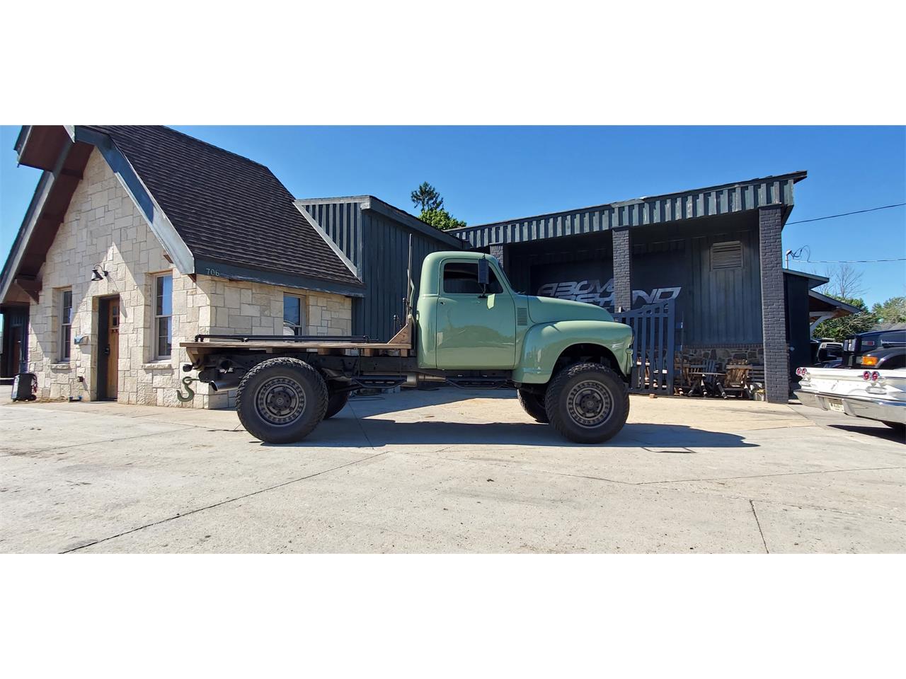 Gmc-2500-1954-Green-Black-and-tan-2