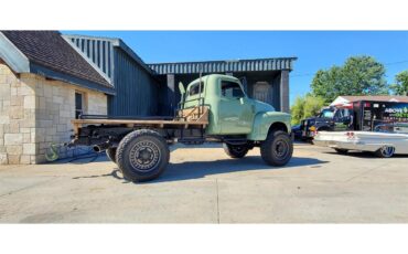 Gmc-2500-1954-Green-Black-and-tan-3