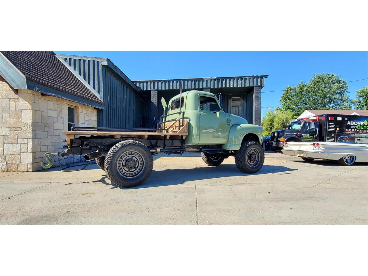 Gmc-2500-1954-Green-Black-and-tan-3