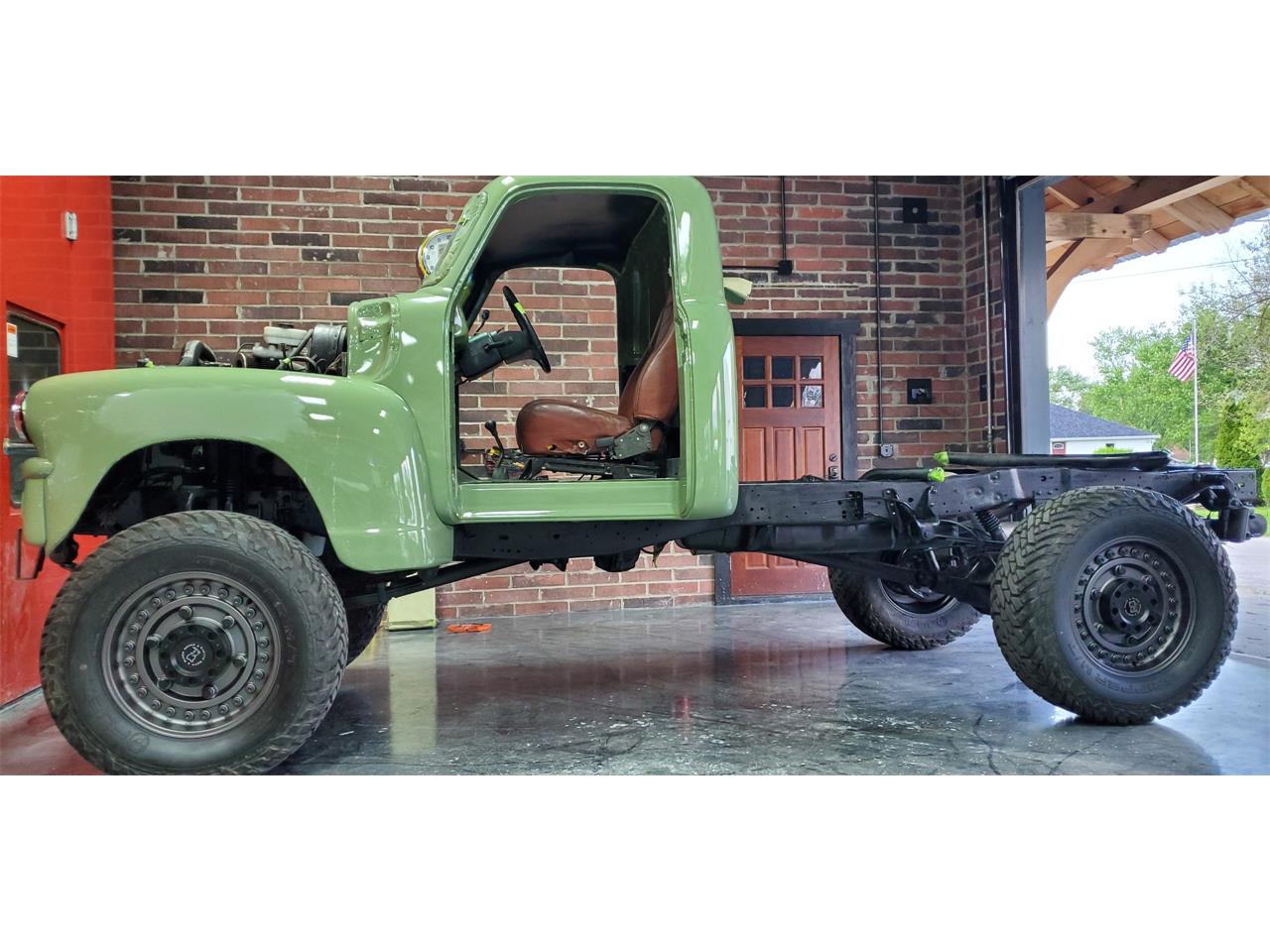 Gmc-2500-1954-Green-Black-and-tan-8