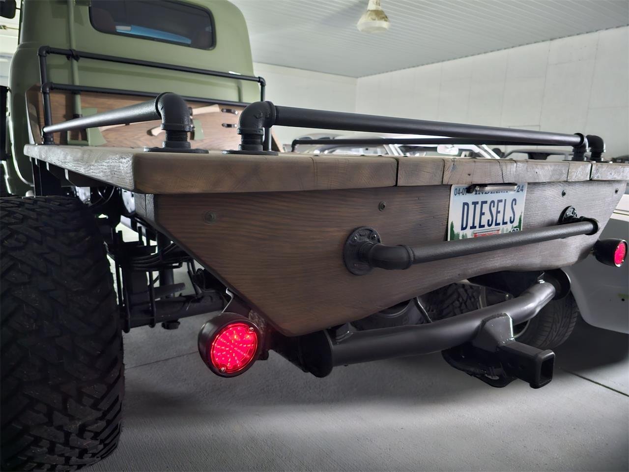 Gmc-2500-1954-Green-Black-and-tan-9