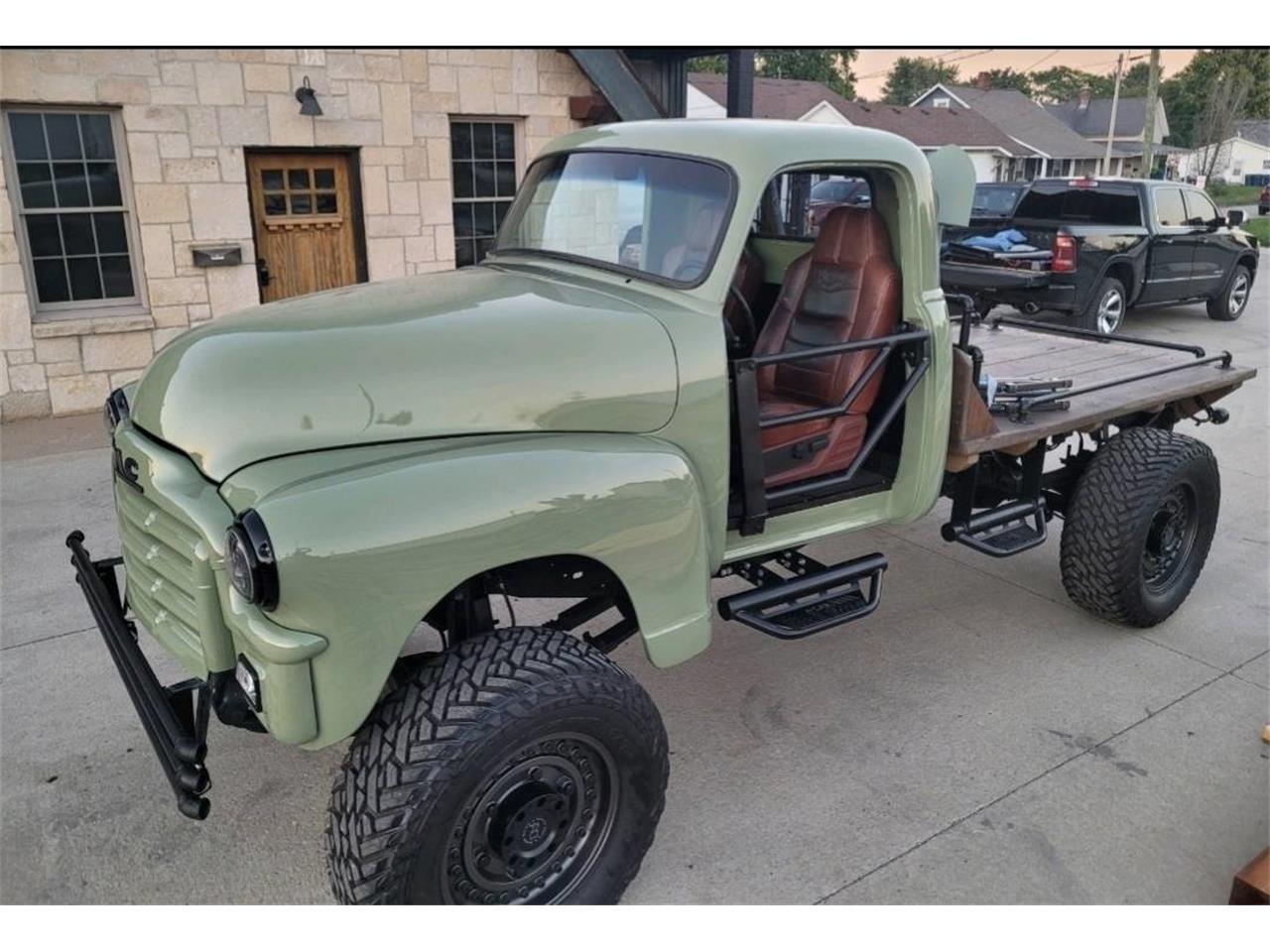 Gmc-2500-1954-Green-Black-and-tan