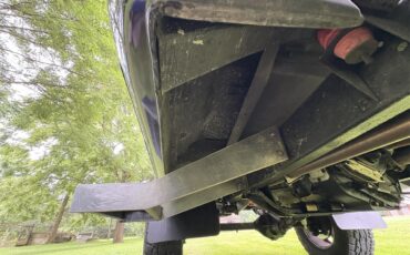 Gmc-2500-1970-Black-Firethorn-red-21
