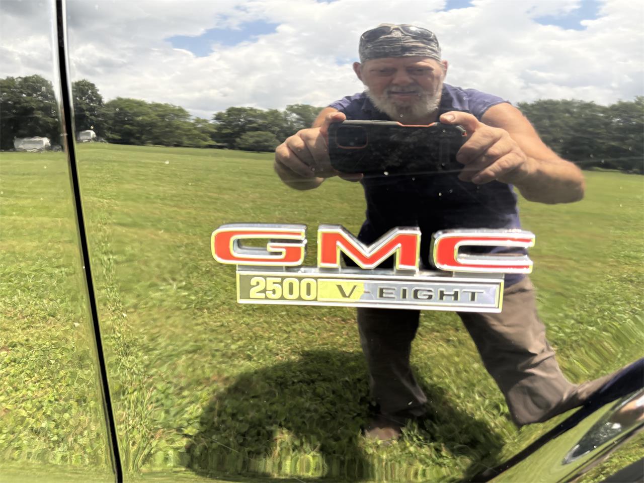 Gmc-2500-1970-Black-Firethorn-red-23