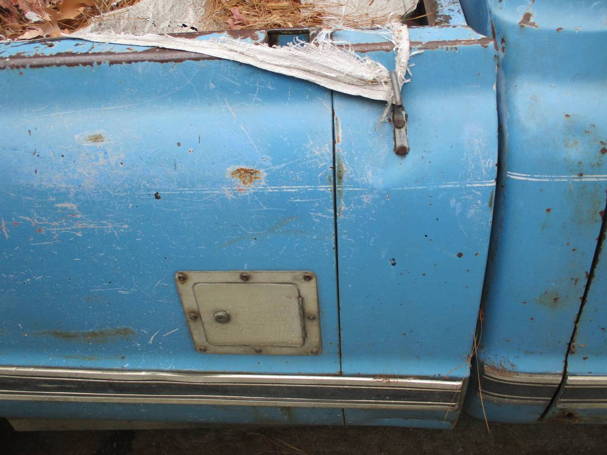 Gmc-2500-custom-camper-8-12-bed-1969-blue-1