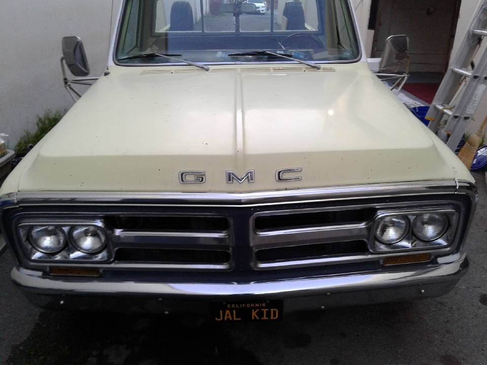 Gmc-2500-v-eight-1971-15
